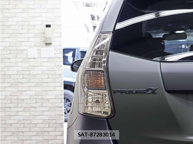 Toyota PRIUS ALPHA 2013-03 8414527-16