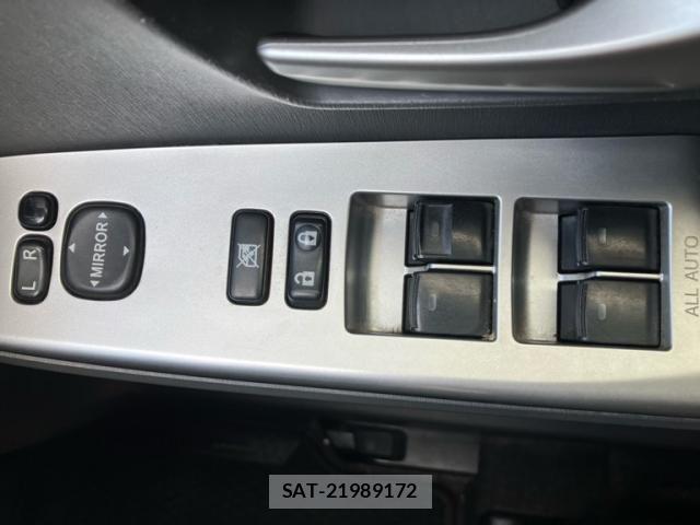 Toyota PRIUS ALPHA 2012-08 8414553-19