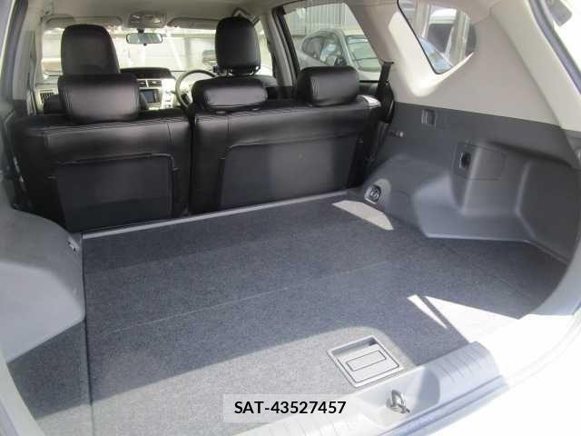 Toyota PRIUS ALPHA 2013-09 8414530-29