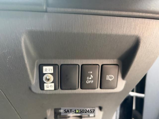 Toyota PRIUS ALPHA 2012-02 8414548-17