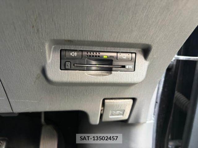 Toyota PRIUS ALPHA 2012-02 8414548-18