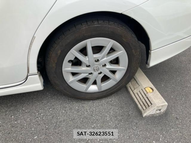 Toyota PRIUS ALPHA 2011-11 8414550-8