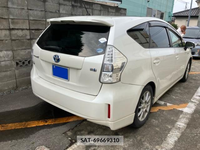 Toyota PRIUS ALPHA 2011-08 8414540-2