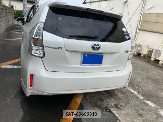 Toyota PRIUS ALPHA 2011-08 8414540-3