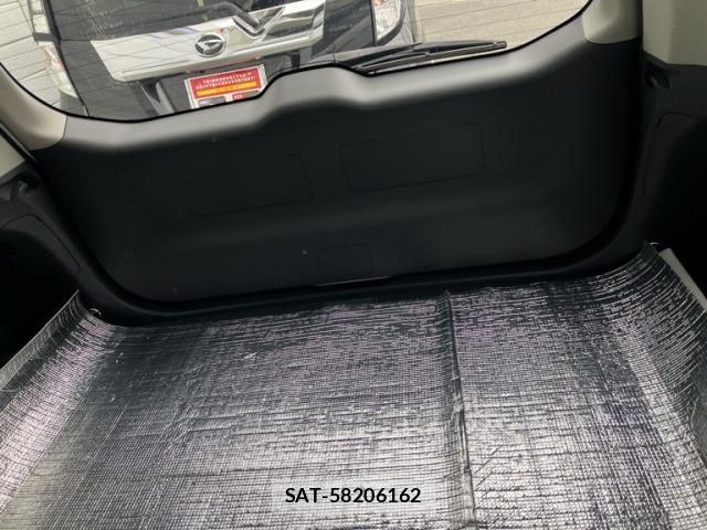Toyota PRIUS ALPHA 2012-06 8411001-9