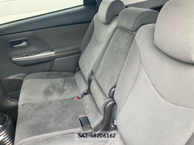 Toyota PRIUS ALPHA 2012-06 8411001-10