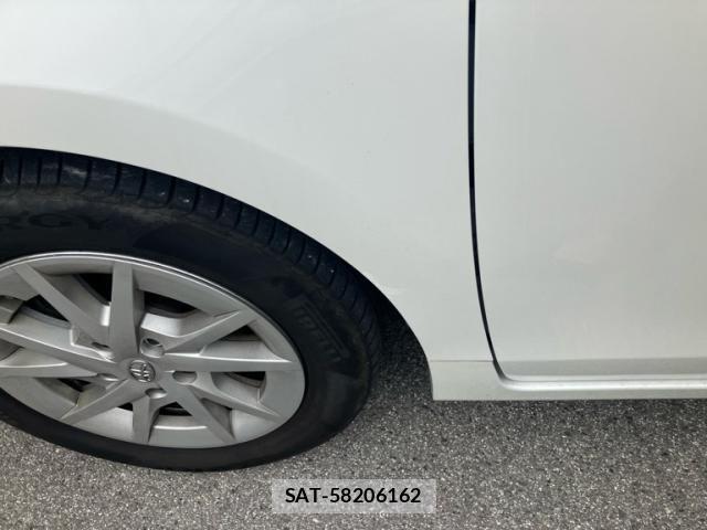 Toyota PRIUS ALPHA 2012-06 8411001-7