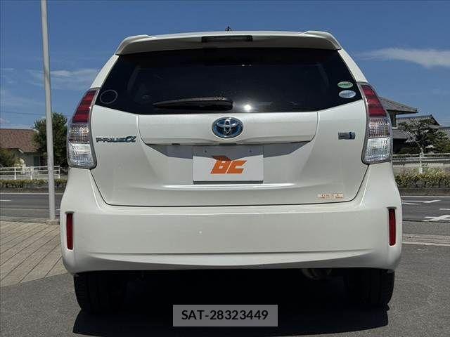Toyota PRIUS ALPHA 2016-01 8414533-13