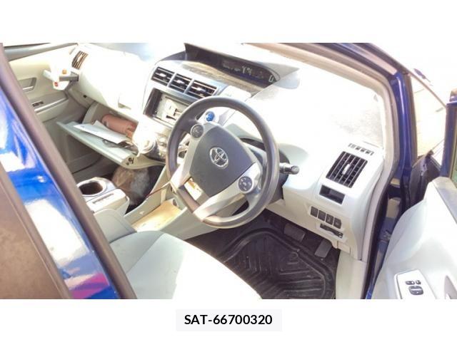 Toyota PRIUS ALPHA 2013-11 8414552-10