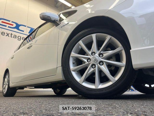 Toyota PRIUS ALPHA 2012-01 8438745-13