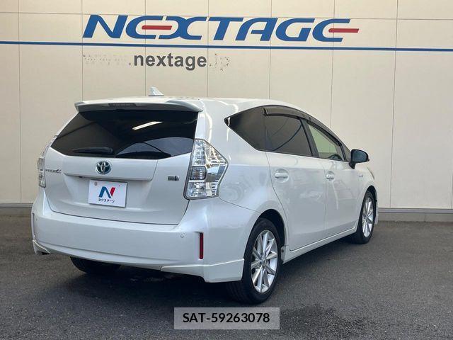 Toyota PRIUS ALPHA 2012-01 8438745-16