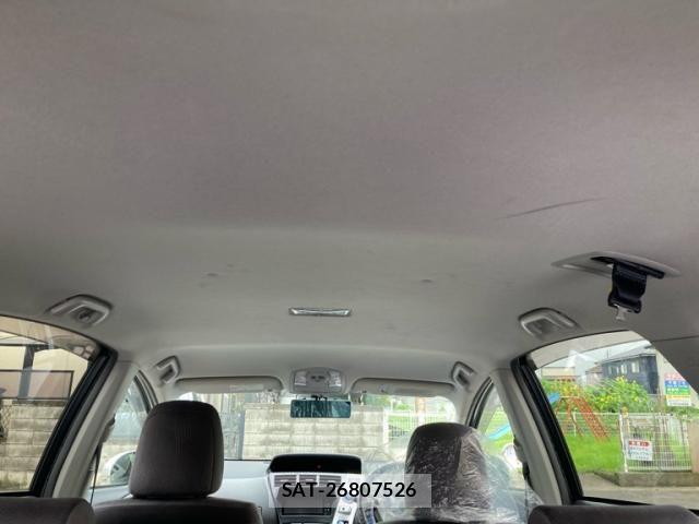 Toyota PRIUS ALPHA 2011-12 8438746-18