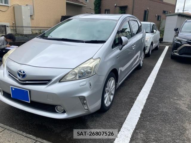 Toyota PRIUS ALPHA 2011-12 8438746-1