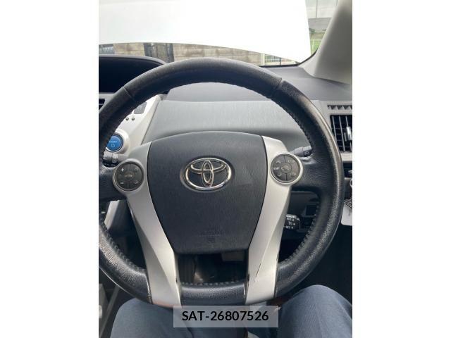 Toyota PRIUS ALPHA 2011-12 8438746-24