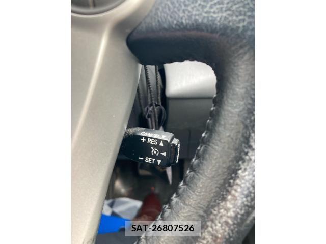 Toyota PRIUS ALPHA 2011-12 8438746-25