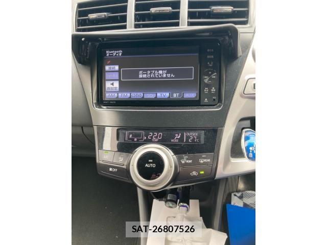 Toyota PRIUS ALPHA 2011-12 8438746-27