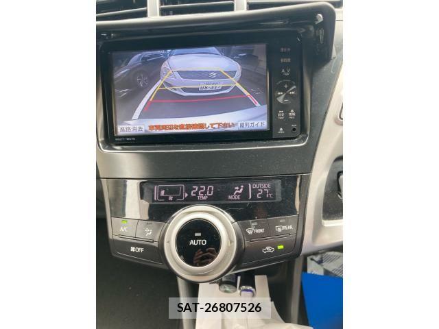 Toyota PRIUS ALPHA 2011-12 8438746-28