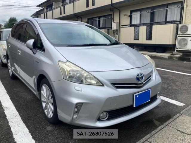 Toyota PRIUS ALPHA 2011-12 8438746-2