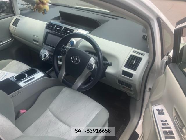 Toyota PRIUS ALPHA 2011-11 8438456-11