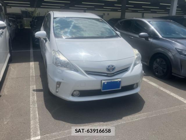 Toyota PRIUS ALPHA 2011-11 8438456-2