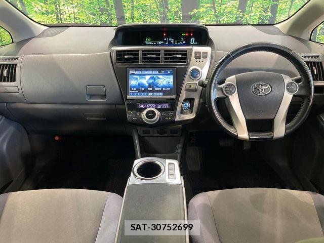 Toyota PRIUS ALPHA 2013-05 8458255-1