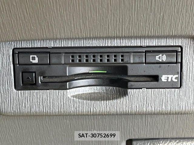 Toyota PRIUS ALPHA 2013-05 8458255-4