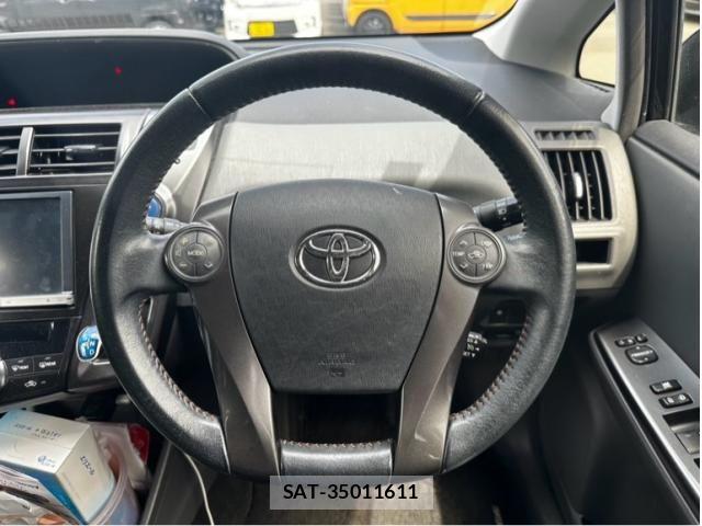 Toyota PRIUS ALPHA 2014-01 8458256-13