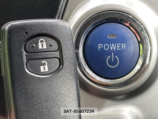 Toyota PRIUS ALPHA 2013-03 8526715-4