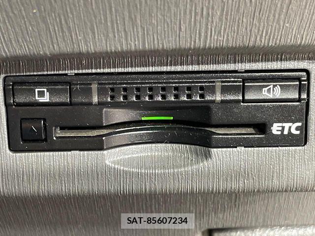 Toyota PRIUS ALPHA 2013-03 8526715-5