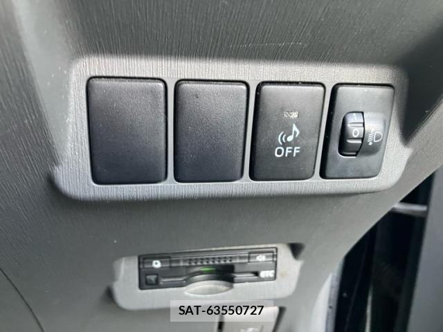 Toyota PRIUS ALPHA 2012-08 8526728-19