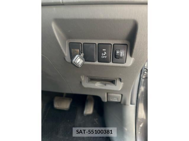 Toyota PRIUS ALPHA 2011-11 8526727-11
