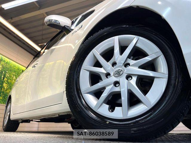 Toyota PRIUS ALPHA 2012-04 8526718-12