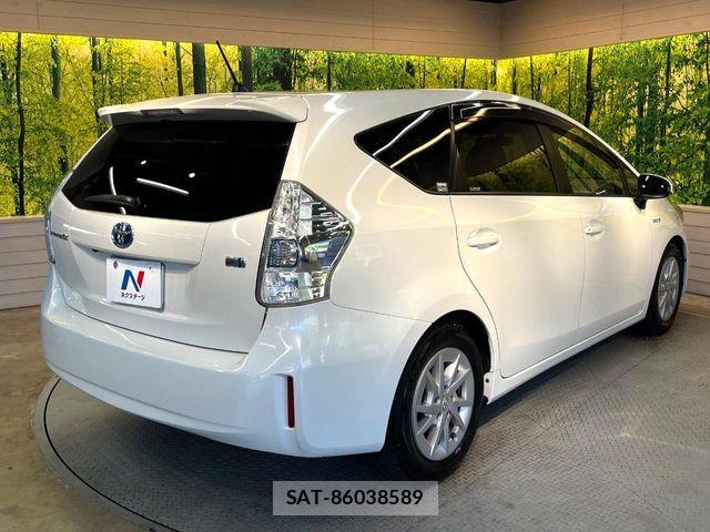 Toyota PRIUS ALPHA 2012-04 8526718-16