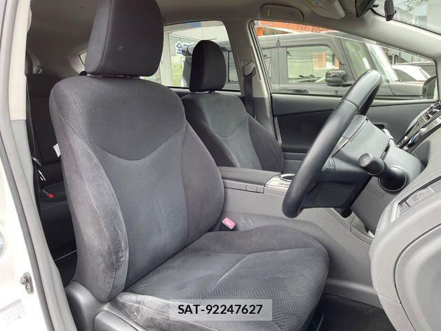 Toyota PRIUS ALPHA 2013-10 8526712-9