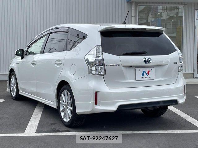 Toyota PRIUS ALPHA 2013-10 8526712-18