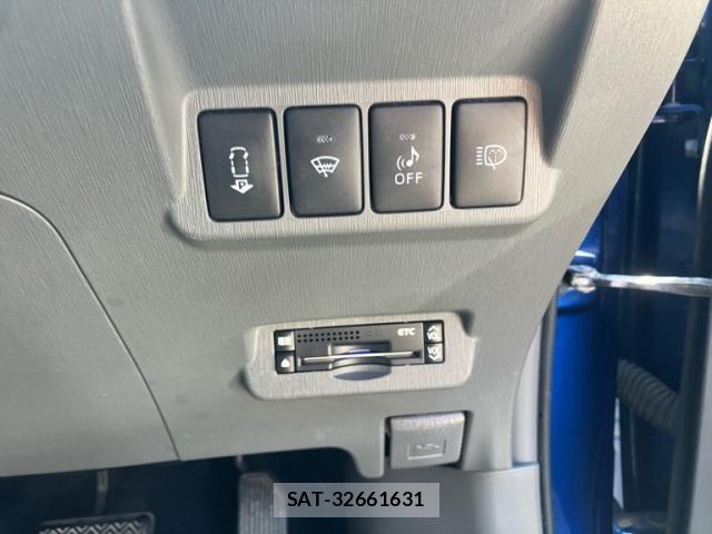 Toyota PRIUS ALPHA 2011-10 8526716-22