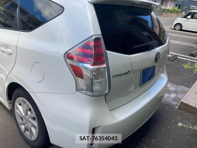Toyota PRIUS ALPHA 2014-12 8526710-8