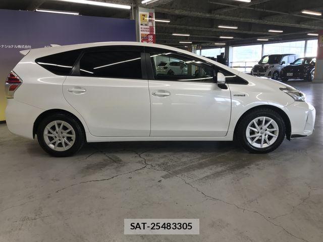 Toyota PRIUS ALPHA 2014-11 8526717-1
