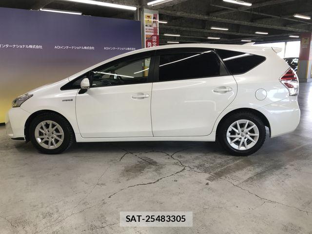 Toyota PRIUS ALPHA 2014-11 8526717-2