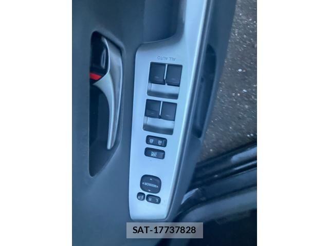 Toyota PRIUS ALPHA 2012-06 8563278-10