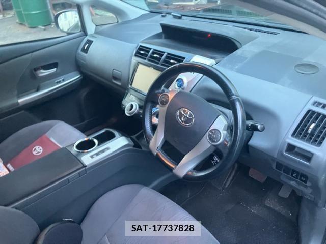 Toyota PRIUS ALPHA 2012-06 8563278-12
