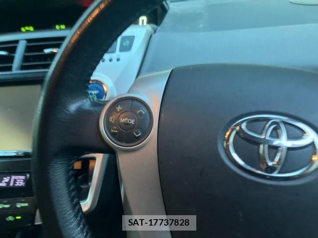 Toyota PRIUS ALPHA 2012-06 8563278-16