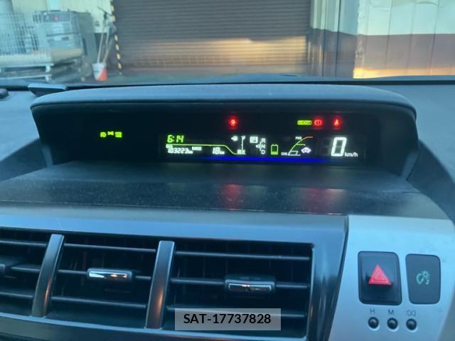 Toyota PRIUS ALPHA 2012-06 8563278-19