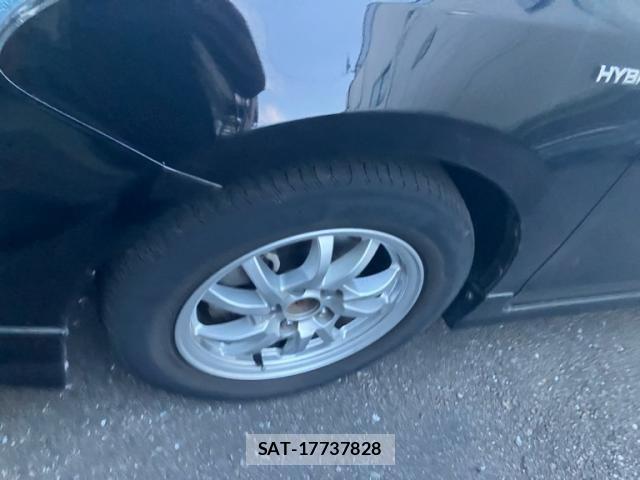 Toyota PRIUS ALPHA 2012-06 8563278-6