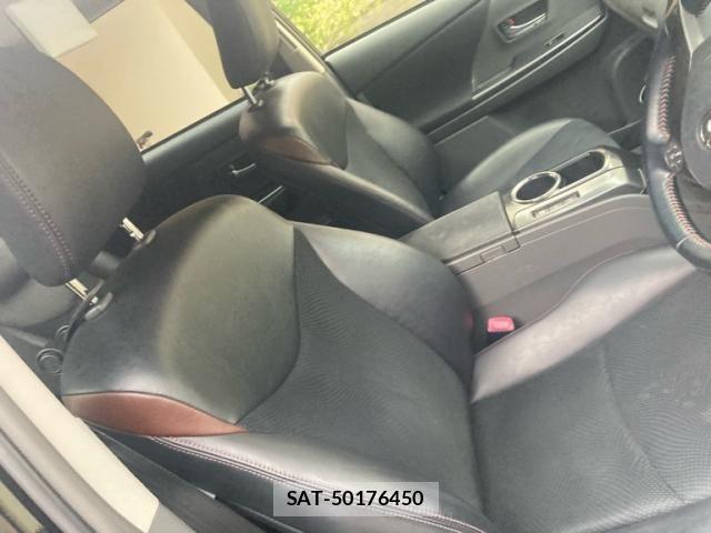 Toyota PRIUS ALPHA 2013-10 8563281-17