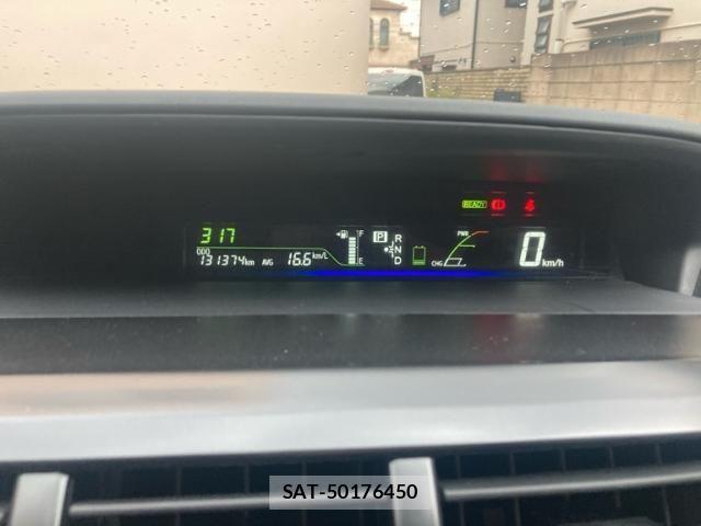 Toyota PRIUS ALPHA 2013-10 8563281-24