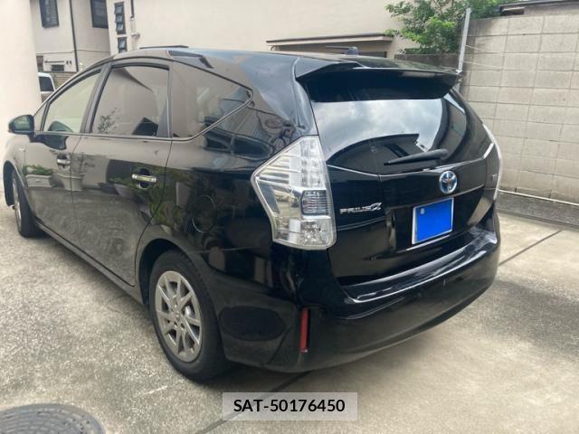 Toyota PRIUS ALPHA 2013-10 8563281-7