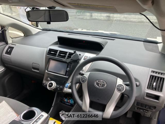 Toyota PRIUS ALPHA 2013-10 8563279-17