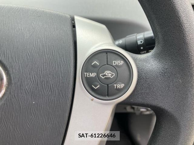 Toyota PRIUS ALPHA 2013-10 8563279-19