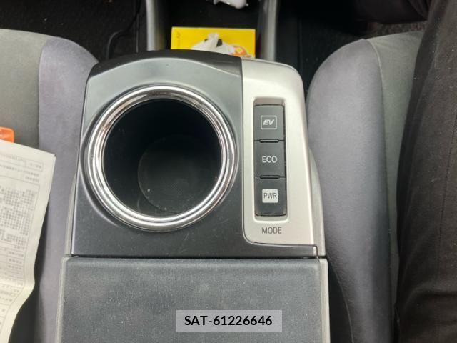 Toyota PRIUS ALPHA 2013-10 8563279-21